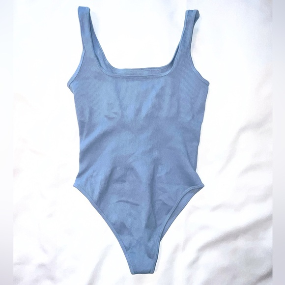 OQQ Ribbed Body Suit Tank Snap Closure Size Large - Picture 2 of 6